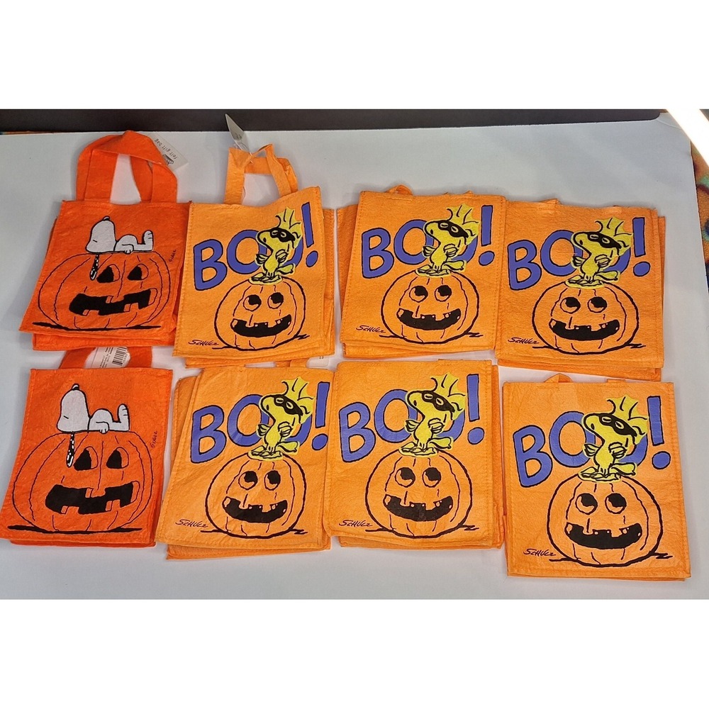 Lot of 8 hallmark felt Halloween bags Peanuts snoopy woodstock pumpkin